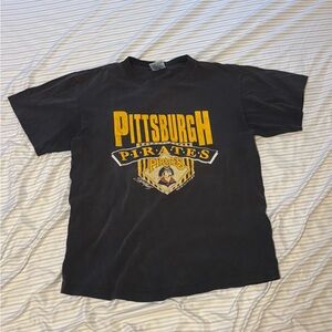 Vintage Pittsburgh Pirates Black T-Shirt